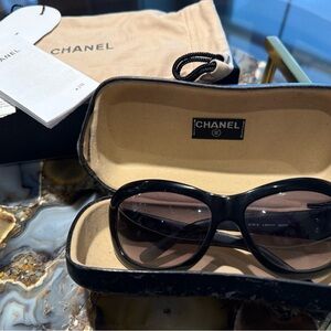 CHANEL Black Sunglasses Authentic-with Case & Box
